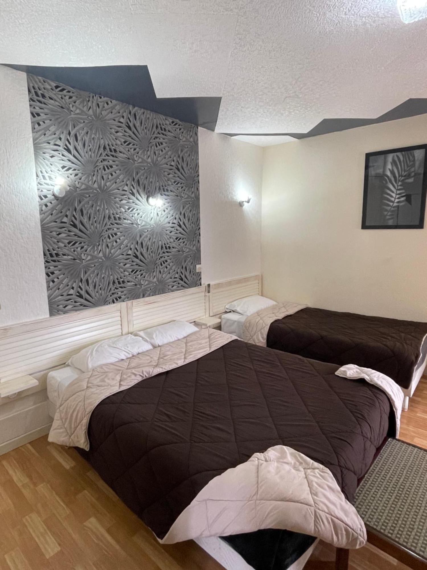 Hotel Auberge Des Charmilles Sainte-Soulle Room photo